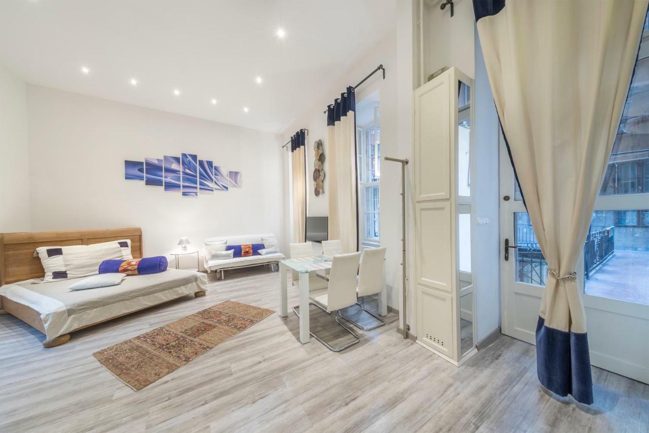 Atlanta Apartment Is In The Heart Of Budapest Exterior foto